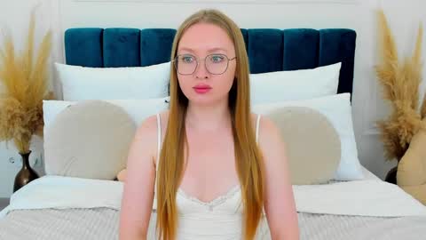 Chloe online show from May 21, 7:43 pm