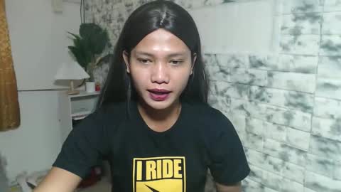 Snapshot of chloiedelight14 chatting on February 9, 2:48 am chloiedelight14 online show from February 9, 2:48 am