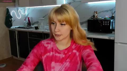 Snapshot of choco_meowx chatting on March 4, 9:04 am choco_meowx online show from March 4, 9:04 am