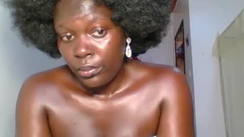 Snapshot of chocolate_queen25 chatting on October 16, 8:59 am chocolate queen25 online show from October 16, 8:59 am