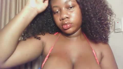 Snapshot of chocolateassgirl61 chatting on November 19, 6:08 pm chocolateassgirl61 online show from November 19, 6:08 pm