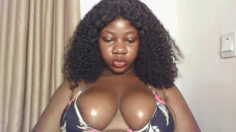 Snapshot of chocolateassgirl61 chatting on November 20, 7:30 am chocolateassgirl61 online show from November 20, 7:30 am