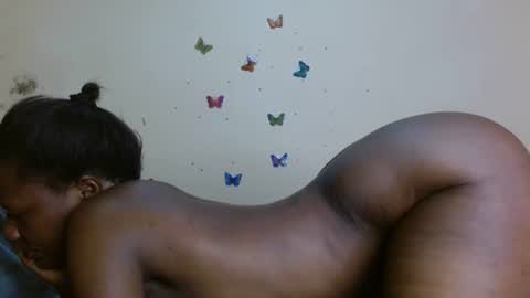 Snapshot of chocolatebony_ chatting on June 16, 7:33 am chocolatebony_ online show from June 16, 7:33 am