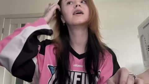 Lissa online show from April 13, 9:59 am