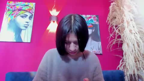 Snapshot of choinam_ra chatting on December 12, 7:04 pm Laura online show from December 12, 7:04 pm