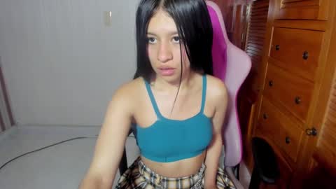 Snapshot of choinam_ra chatting on January 29, 8:46 pm Laura online show from January 29, 8:46 pm