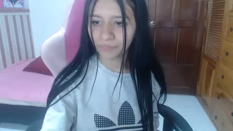 Snapshot of choinam_ra chatting on February 13, 9:17 pm Laura online show from February 13, 9:17 pm