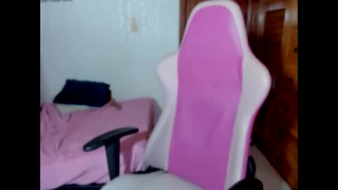 Snapshot of choinam_ra chatting on February 19, 6:00 pm Laura online show from February 19, 6:00 pm