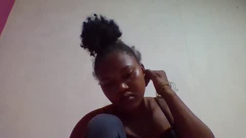 Snapshot of chololatblonde chatting on February 22, 4:16 pm chololatblonde online show from February 22, 4:16 pm