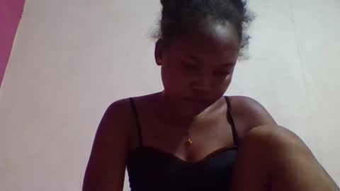 Snapshot of chololatblonde chatting on February 23, 7:17 am chololatblonde online show from February 23, 7:17 am