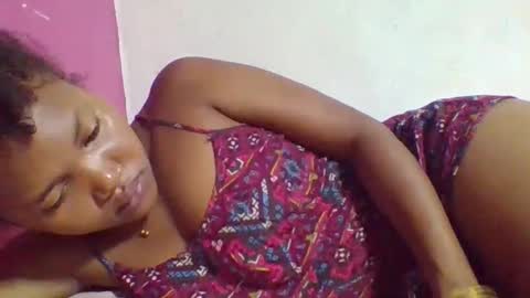 Snapshot of chololatblonde chatting on February 24, 10:02 am chololatblonde online show from February 24, 10:02 am