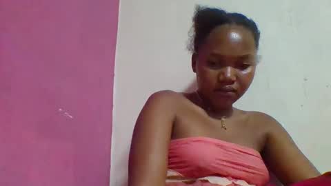 Snapshot of chololatblonde chatting on February 27, 10:32 pm chololatblonde online show from February 27, 10:32 pm