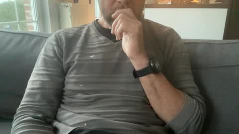 chris13abcd online show from December 23, 8:01 am