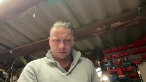 Snapshot of chris164 chatting on December 22, 7:00 am Chris online show from December 22, 7:00 am