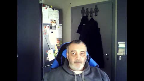 Chris online show from November 29, 11:13 am