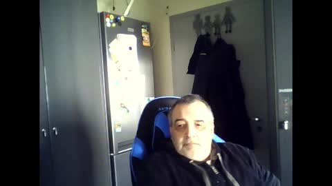 Chris online show from April 8, 7:41 am