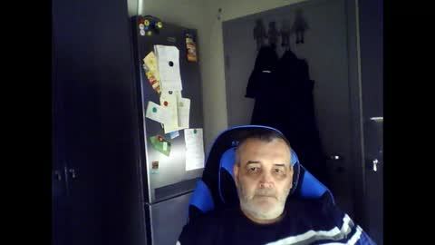 Chris online show from April 25, 11:24 am