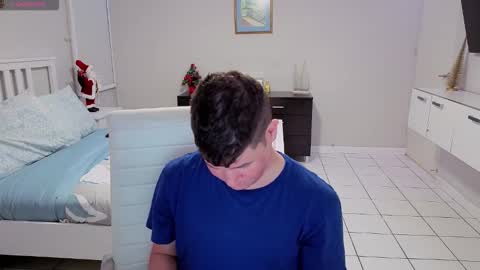 Chris Evens online show from December 2, 1:33 am