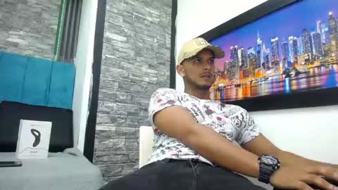 Snapshot of chris_dick2 chatting on February 4, 5:57 am chris_dick2 online show from February 4, 5:57 am