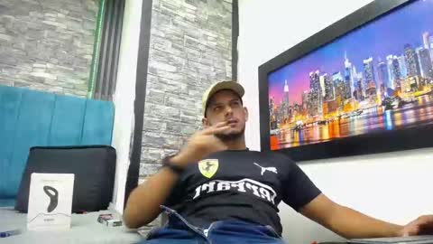 Snapshot of chris_dick2 chatting on February 6, 5:12 am chris_dick2 online show from February 6, 5:12 am