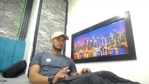 Snapshot of chris_dick2 chatting on February 8, 5:55 am chris_dick2 online show from February 8, 5:55 am