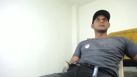chris_dick2 online show from May 24, 4:28 am