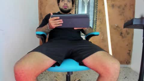 Snapshot of chris_evans00 chatting on February 20, 12:16 pm chris_evans00 online show from February 20, 12:16 pm