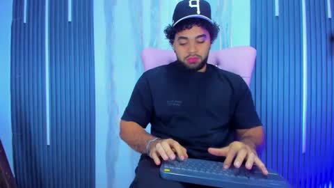 Snapshot of chris_evans00 chatting on February 25, 12:26 pm chris_evans00 online show from February 25, 12:26 pm