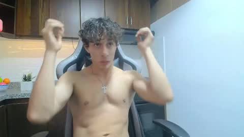 Snapshot of chris_evans27 chatting on November 18, 3:23 am Chris Evans online show from November 18, 3:23 am