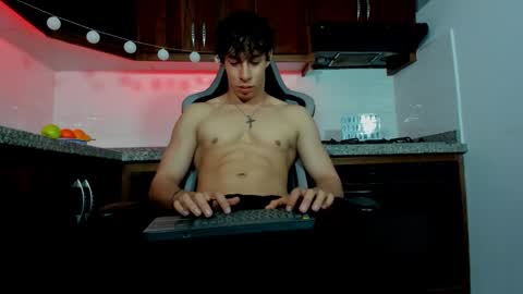 Snapshot of chris_evans27 chatting on January 31, 8:18 pm Chris Evans online show from January 31, 8:18 pm