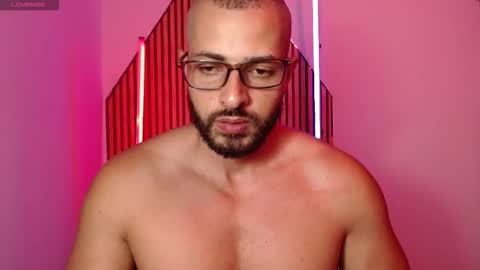 cris         Twitter magnum101010 insta magnumc20 online show from March 12, 2:50 am