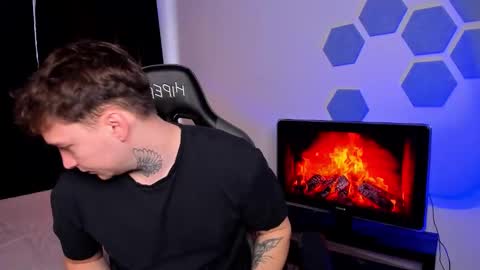 Chris Tyson online show from December 22, 8:44 am