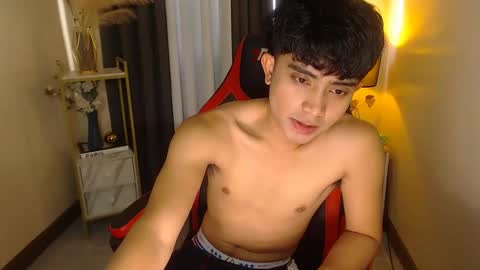 Snapshot of chris_walker22 chatting on October 16, 7:31 am Shawty Chris online show from October 16, 7:31 am
