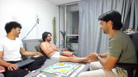 Im Chirs IM MODEL INDEPENDT online show from November 22, 11:26 pm