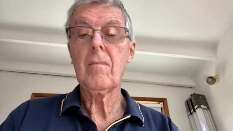 chrisbisex12 online show from June 7, 12:26 am