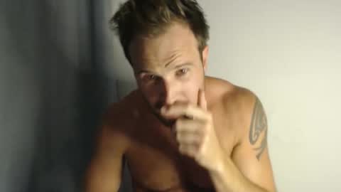 Chris Hemsworth online show from February 7, 7:50 pm