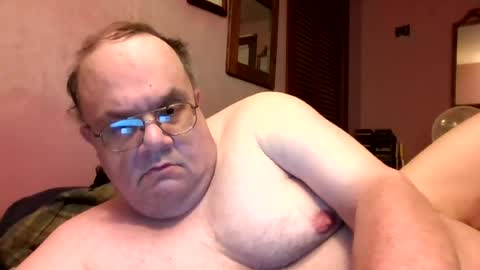 Snapshot of chrismini312 chatting on June 18, 11:42 pm Chris The Jerk Off King online show from June 18, 11:42 pm