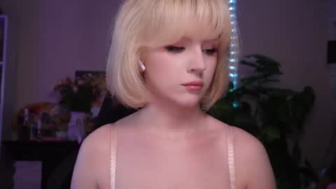Snapshot of chriss_foxx chatting on July 14, 3:51 pm chriss_foxx online show from July 14, 3:51 pm