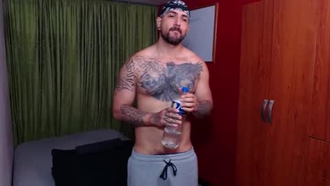 chriss_james online show from November 11, 3:56 pm
