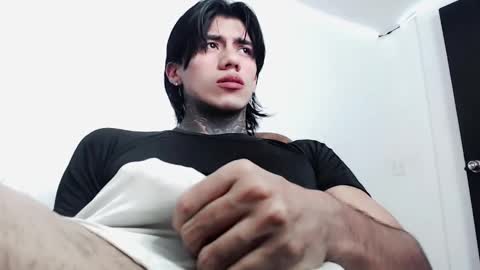 Snapshot of chriss_opp chatting on March 9, 3:43 am CHRIS INDEPENT MODEL online show from March 9, 3:43 am