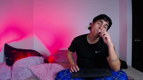 Christian Wang online show from October 14, 12:55 am