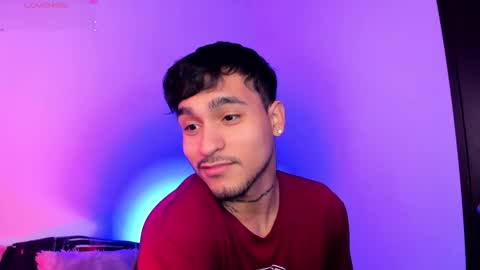 Christian Wang online show from December 4, 2:26 pm