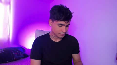 Christian Wang online show from December 22, 8:17 pm