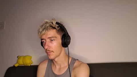 Christopher online show from November 28, 1:19 am