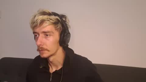 Christopher online show from December 20, 6:37 pm