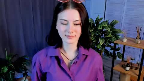 christaschrecongost online show from March 1, 4:09 pm