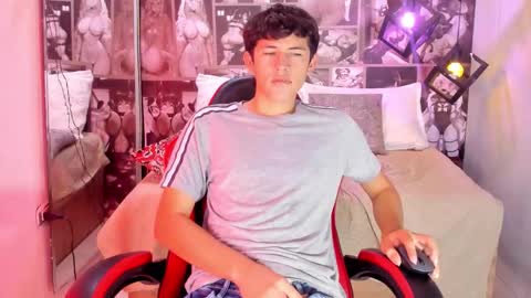 Snapshot of christian_foxx chatting on March 1, 12:34 am Christian online show from March 1, 12:34 am