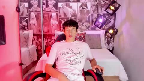 Snapshot of christian_foxx chatting on March 2, 6:26 pm Christian online show from March 2, 6:26 pm