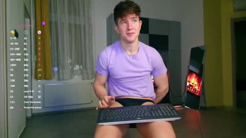 Snapshot of christianlevine_ chatting on October 24, 4:58 pm UPVOTE ME ------ ILL DO SOMETHING FOR FREE online show from October 24, 4:58 pm