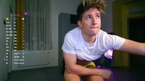 Snapshot of christianlevine_ chatting on November 11, 6:41 pm UPVOTE ME ------ ILL DO SOMETHING FOR FREE online show from November 11, 6:41 pm